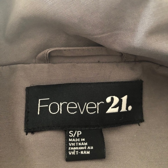 Forever 21 light belted grey beige short jacket - Picture 6 of 7